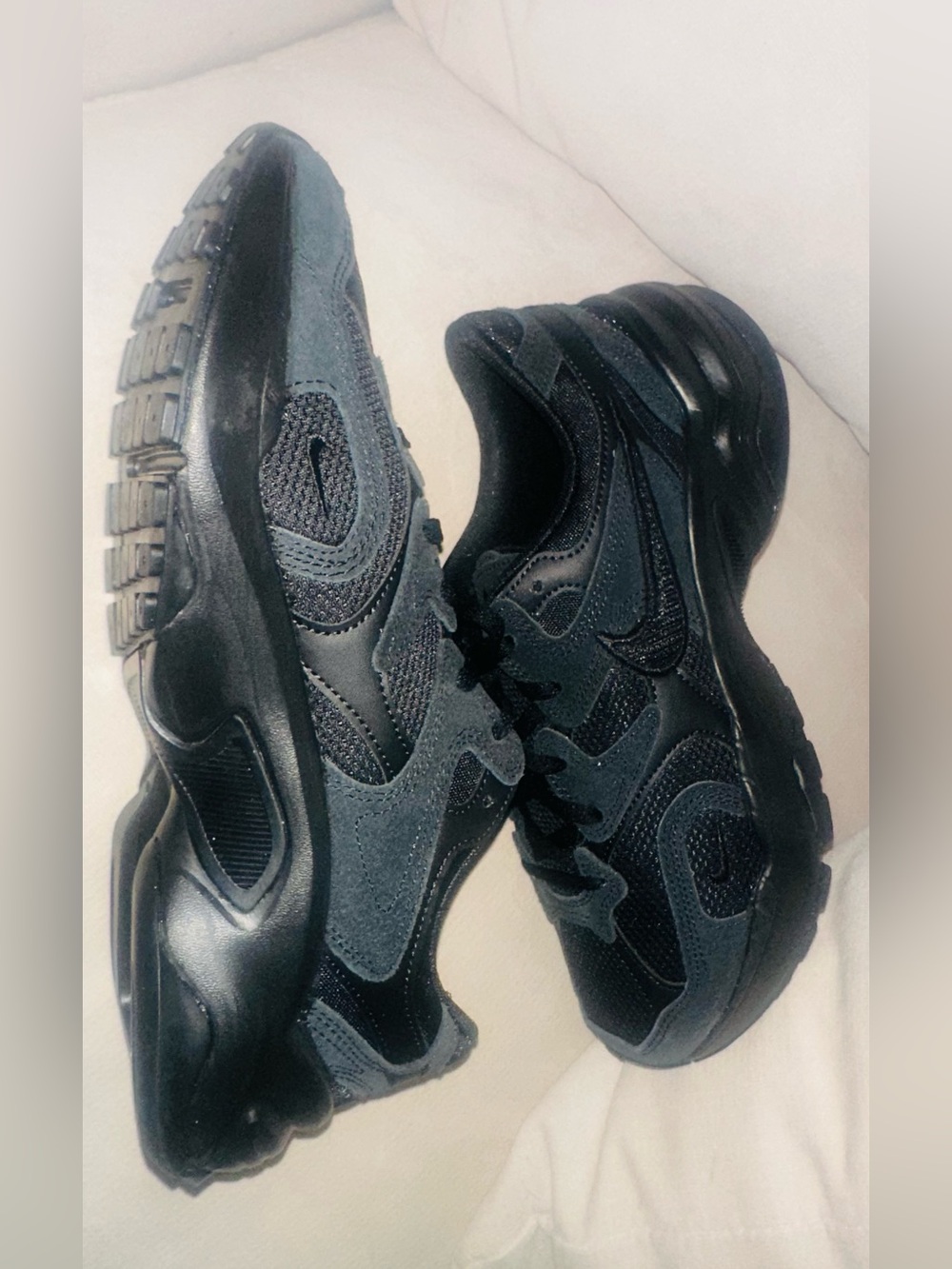 Nike Black Mesh 7.7 women 9 Sneakers BRAND NEW - Picture 8 of 10